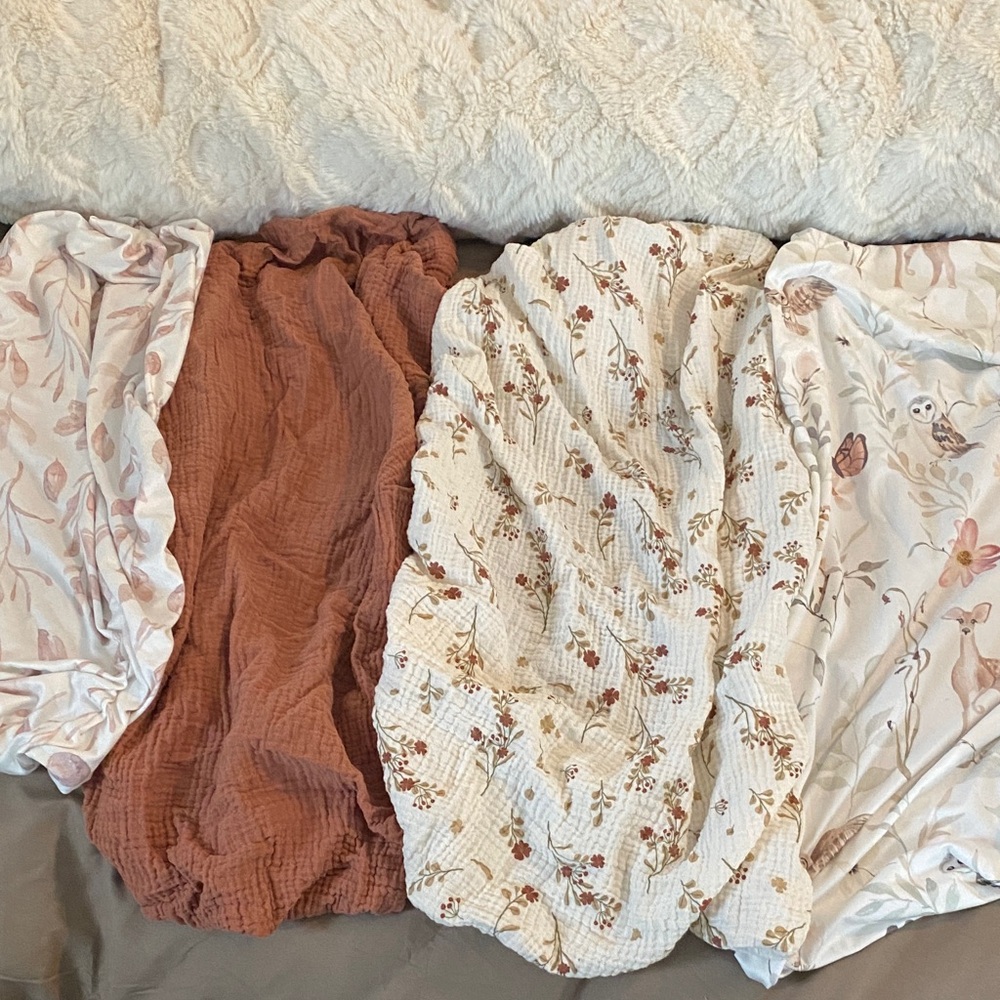 Floral and Solid Crib bassinet Sheets